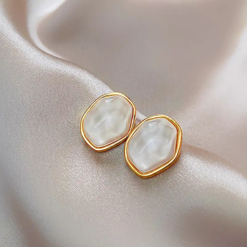 Korean Drip Oil White Geometric Stud Earrings for Women Temperament Irregular Metal Earrings Fashion Wedding Jewelry GIft 2025