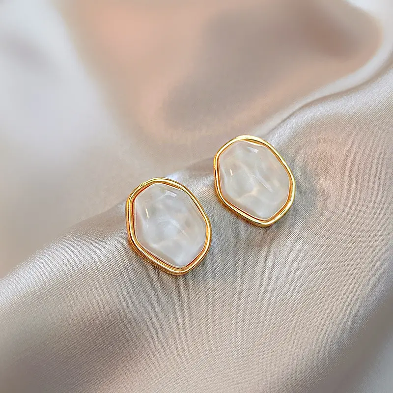 Korean Drip Oil White Geometric Stud Earrings for Women Temperament Irregular Metal Earrings Fashion Wedding Jewelry GIft 2025