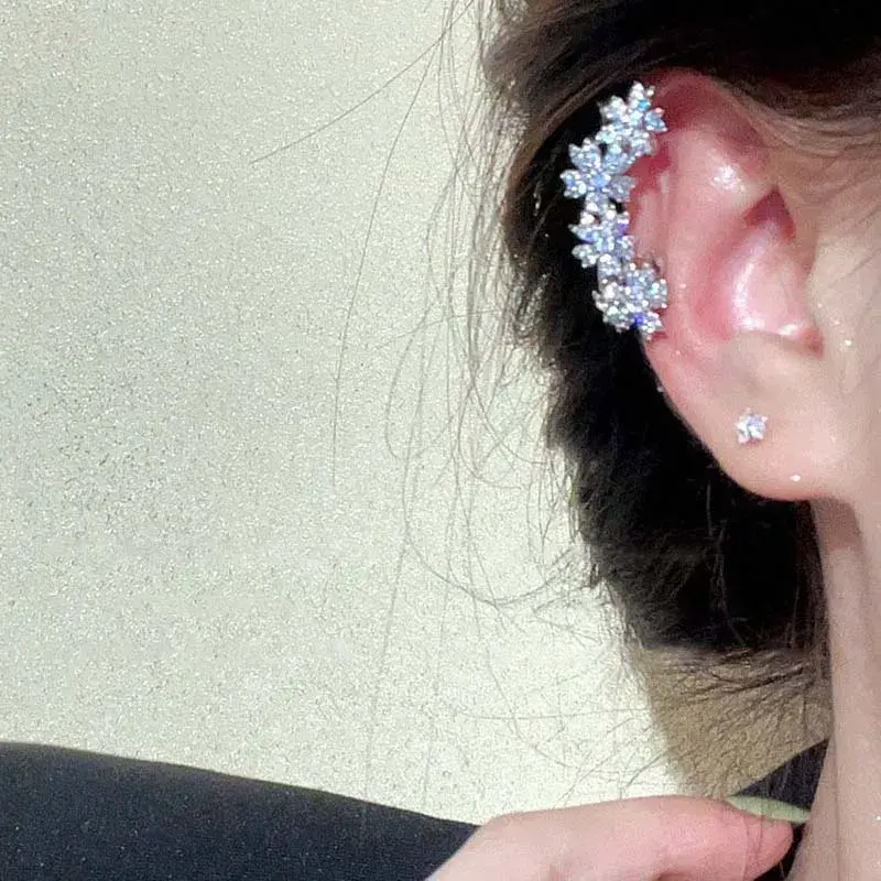 1Pcs Zircon Star Flower Clip Earrings for Women Girl Fashion Simple Crystal Without Piercing Ear Cuff Y2K Jewelry Bijoux