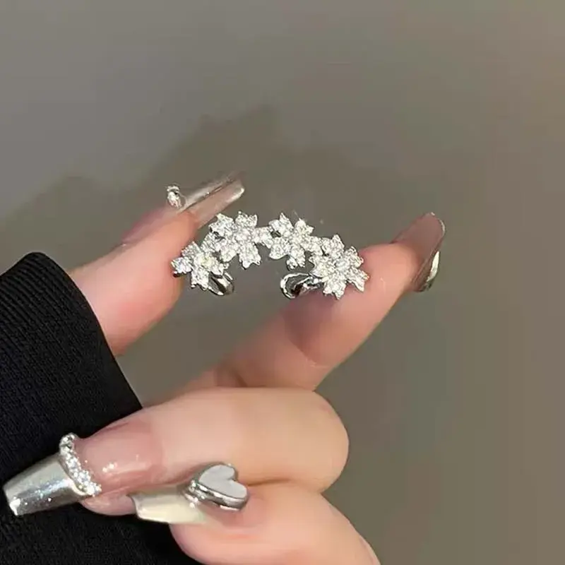 1Pcs Zircon Star Flower Clip Earrings for Women Girl Fashion Simple Crystal Without Piercing Ear Cuff Y2K Jewelry Bijoux