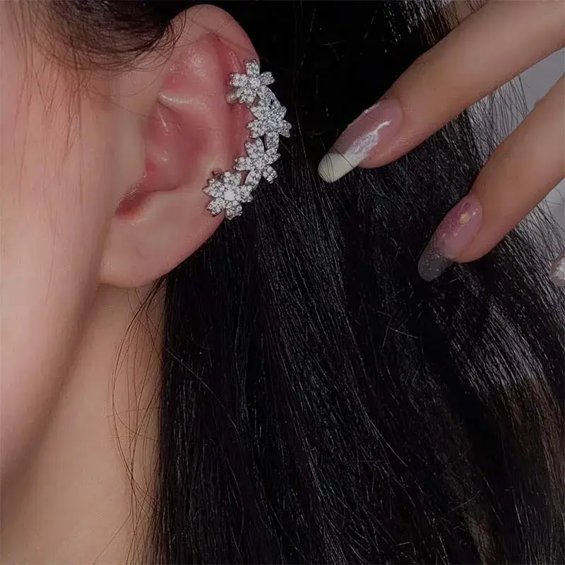 1Pcs Zircon Star Flower Clip Earrings for Women Girl Fashion Simple Crystal Without Piercing Ear Cuff Y2K Jewelry Bijoux