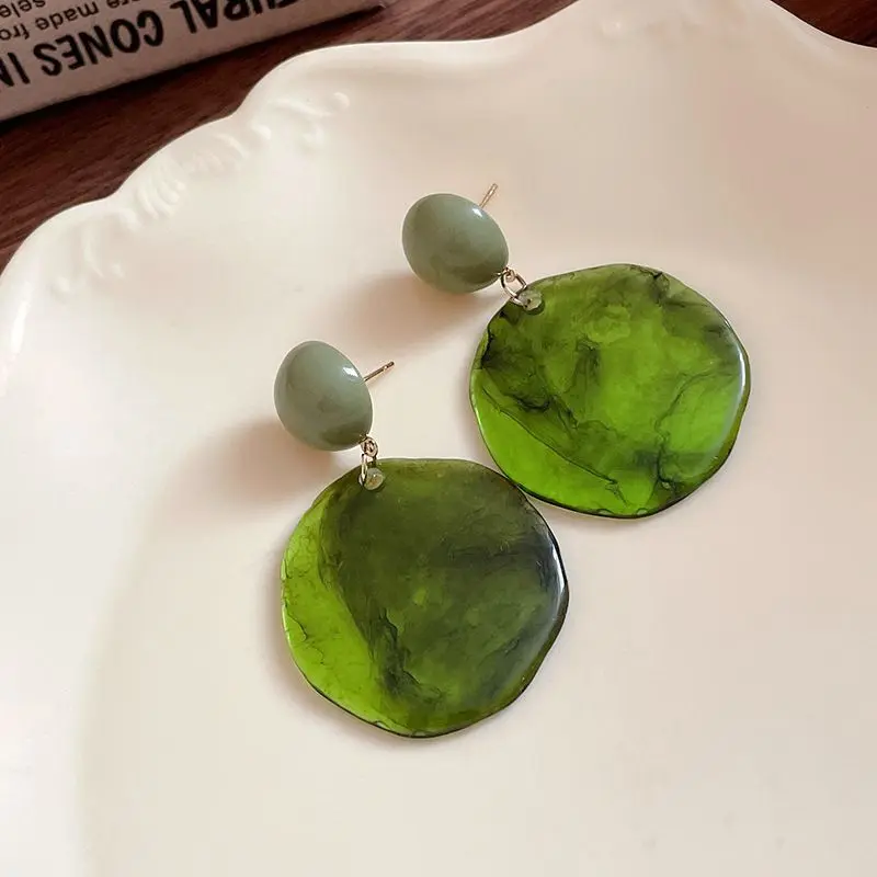 Vintage Green Irregular Circular Resin Pendant Earrings for Women Luxury Exaggerated Metal Drop Earrings Fashion Party Jewelry