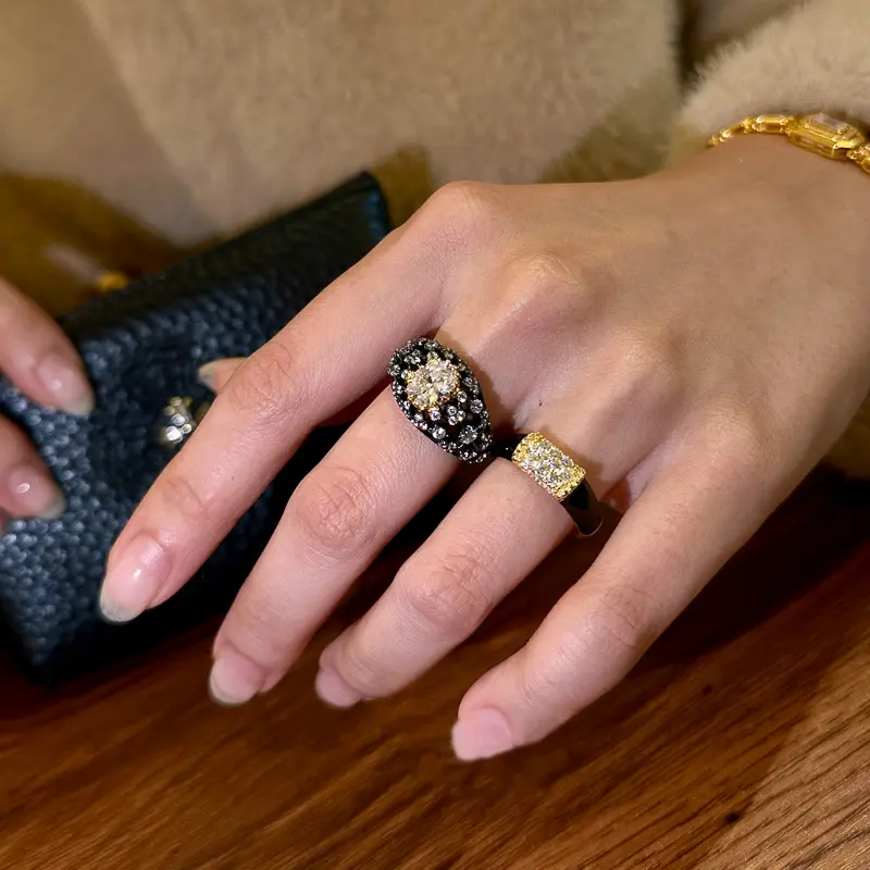 2025 New Vintage Wide Sided Geometric Crystal Opening Rings for Women Luxury Shiny Contrasting Index Finger Rings Jewelry Gifts