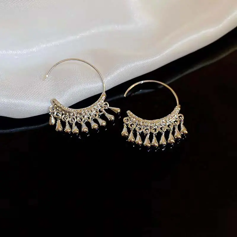 Fashion Metal C-Shaped Tassel Chain Earring for Women Elegant Silver Color Waterdrop Geometric Temperament Drop Earrings Jewelry