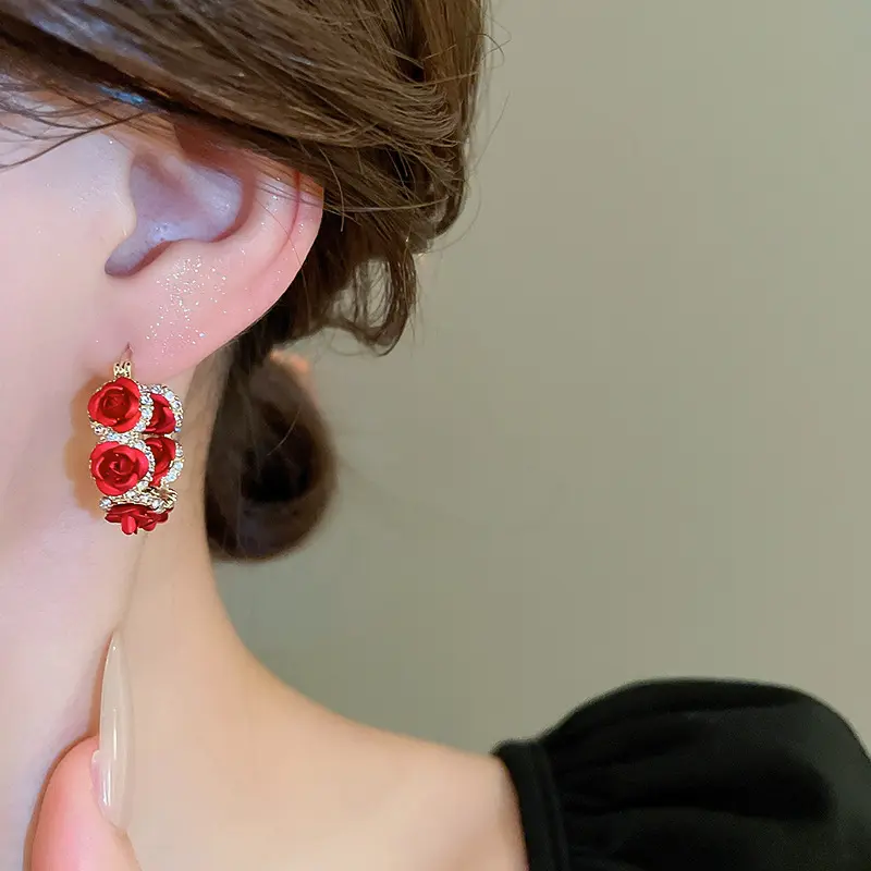 Fashion Red Rose Flower Hoop Earrings for Women Exquisite Elegant Shiny Crystal U-Shaped Ear Buckle Wedding Party Jewelry Gifts