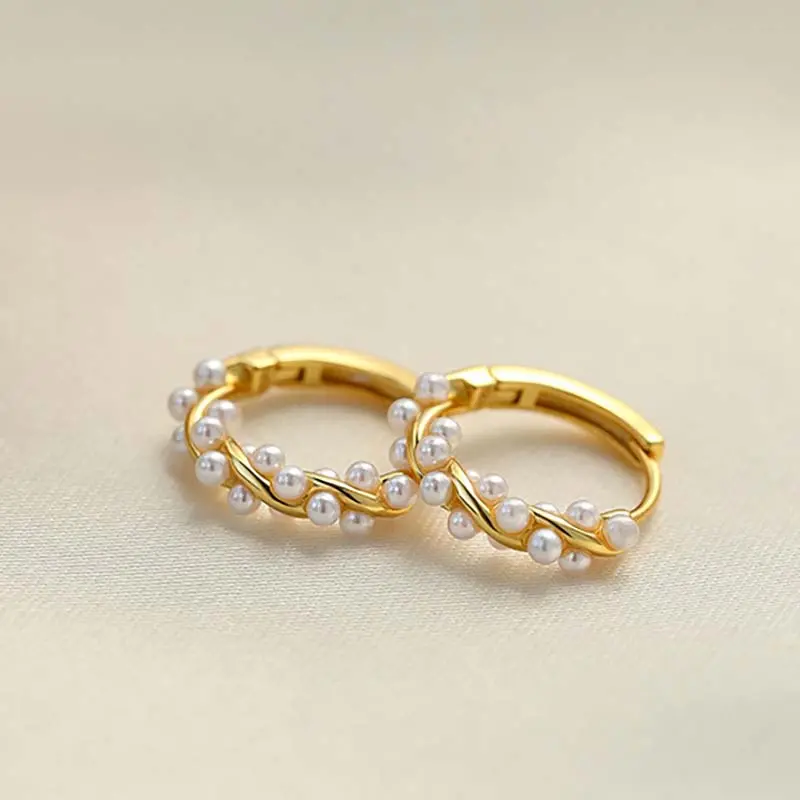 Korean White Imitation Pearl Circle Hoop Earrings For Women Fashion Design Small Round Texture Earrings Jewelry Gift