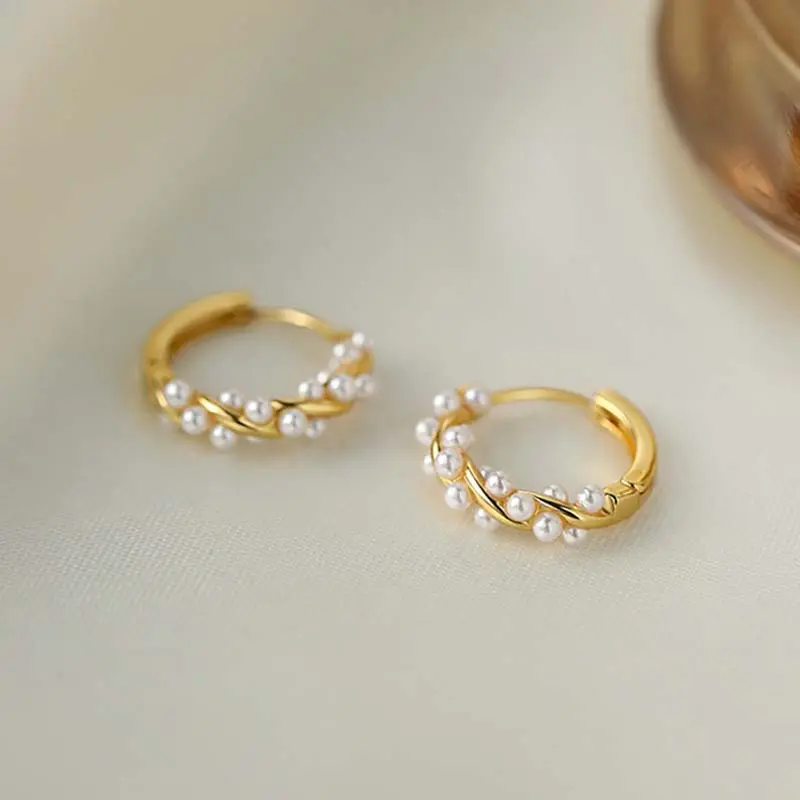 Korean White Imitation Pearl Circle Hoop Earrings For Women Fashion Design Small Round Texture Earrings Jewelry Gift