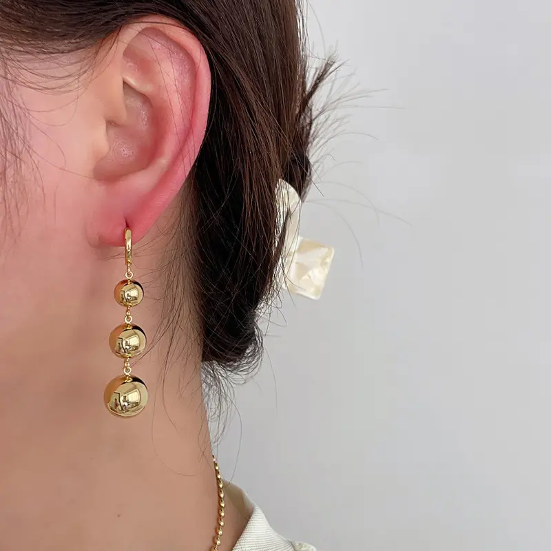 Punk Metal Round Bead Tassel Pendant Earrings for Women Fashion Gold Color Glossy Smooth Ball Earrings Jewelry Accessories