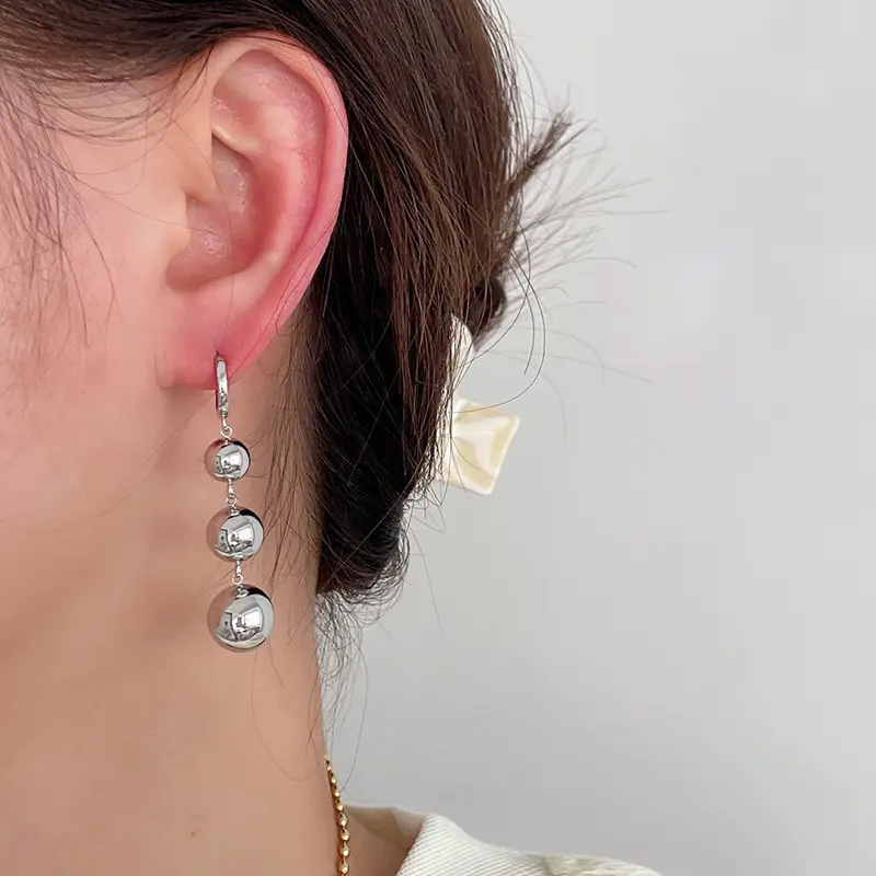 Punk Metal Round Bead Tassel Pendant Earrings for Women Fashion Gold Color Glossy Smooth Ball Earrings Jewelry Accessories