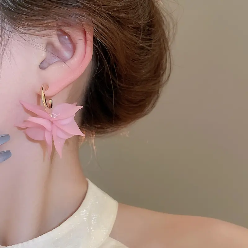 Korean Pink Acrylic Flower Pendant Earrings For Women Elegant Sweet C-Shaped Petal Earrings Party Jewelry Birthday Gifts