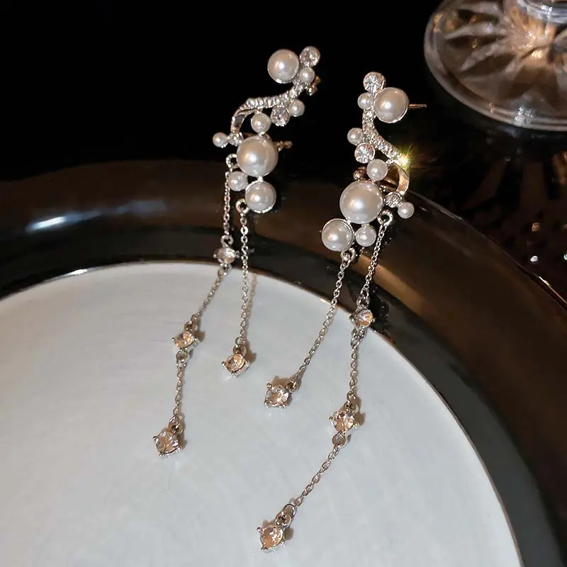 1 Pair Sliver Color Pearl Tassel Ear Clips for Women Fashion Liquid Metal Wing No Piercing Long Chain Ear Cuff Jewelry 2025 New