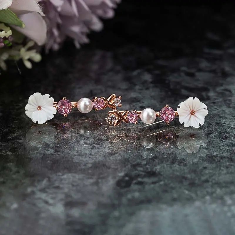 Korean Rhinestone  Flower Leaves Stud Earrings For Women Girls Elegant Crystal Shell Flower Personality Earrings Jewelry Brincos