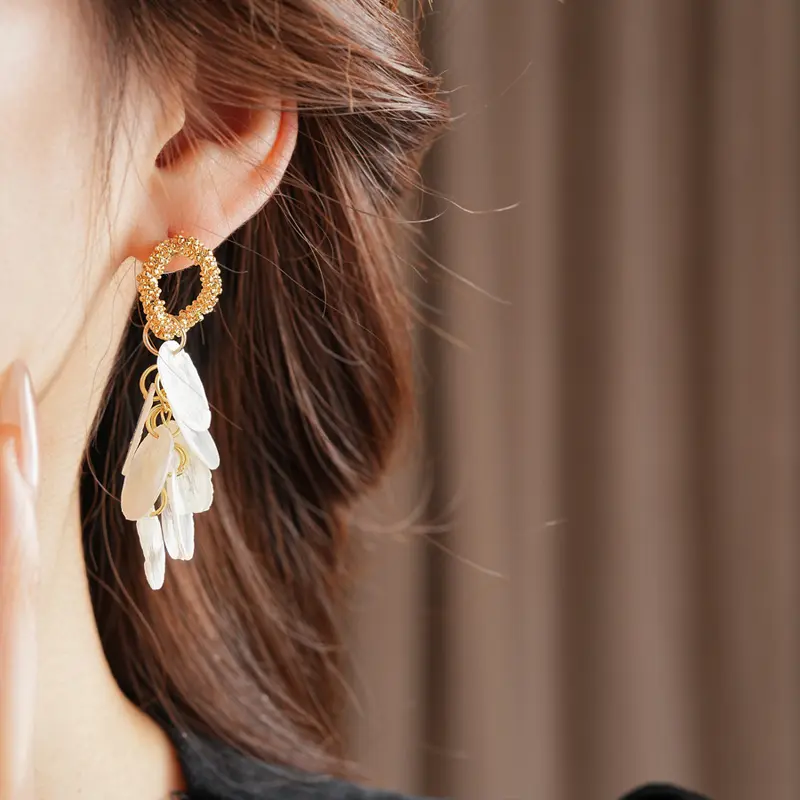 2025 New Fashion White Shell Tassel Pendant Earrings for Women Bohemian Gold Color Long Round Dangle Earrings Jewelry Beach