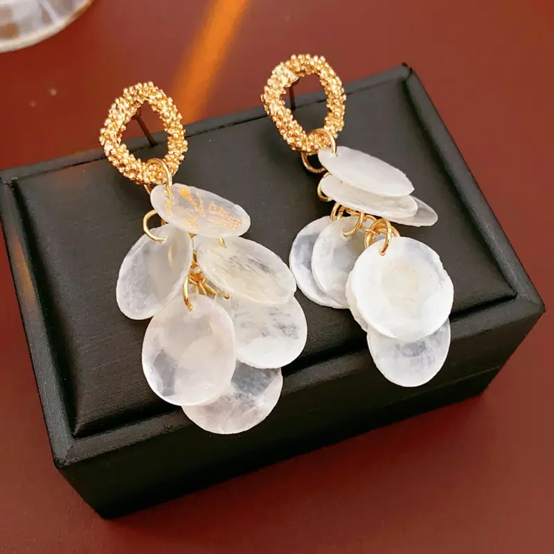 2025 New Fashion White Shell Tassel Pendant Earrings for Women Bohemian Gold Color Long Round Dangle Earrings Jewelry Beach