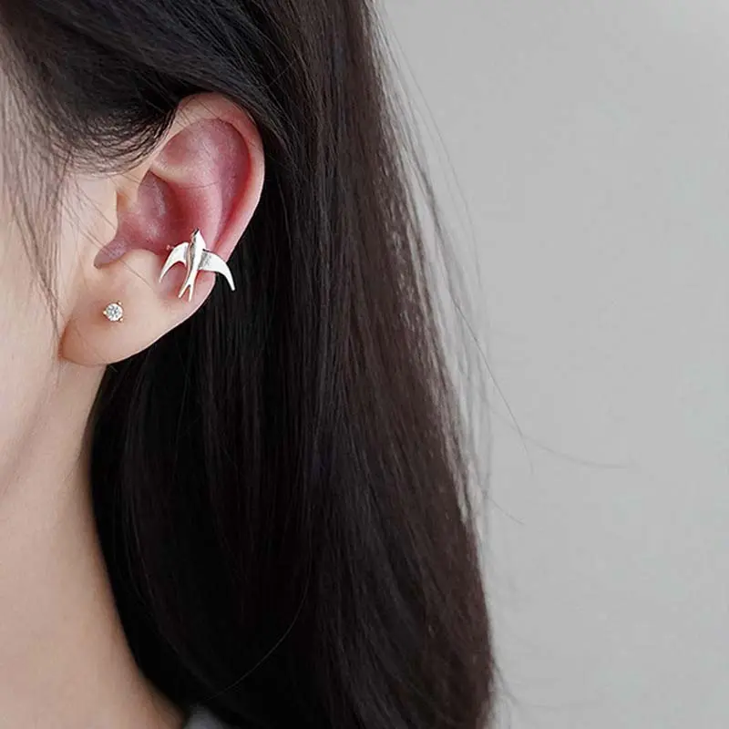Fashion Silver Color Swallow Bird Ear Clip for Women Girls Simple Metal Animal Non-Piercing Fake Cartilage Ear Cuff Jewelry Gift