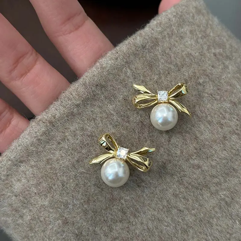 Fashion Silver Color Zircon Pearl Bowknot Stud Earrings for Women Minimalist Cute Pearl Temperament Earring Wedding Jewelry Gift