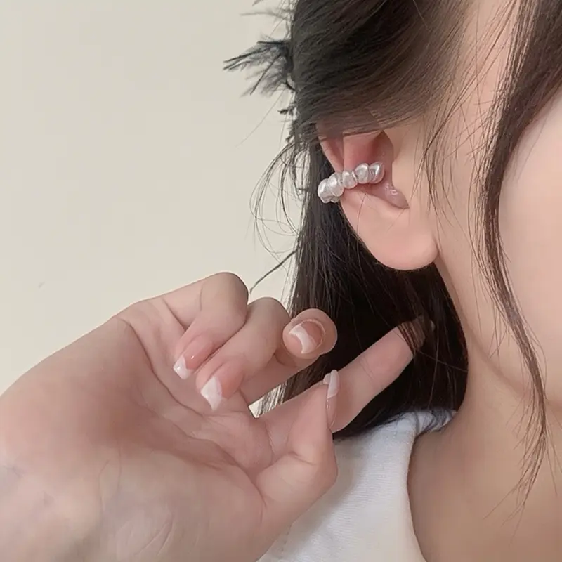 1Pc Exaggerated C-Shaped Irregular Imitation Pearl Ear Bone Clip for Women Elegant Metal Circle Ear Clip Non-Piercing Ear Cuff