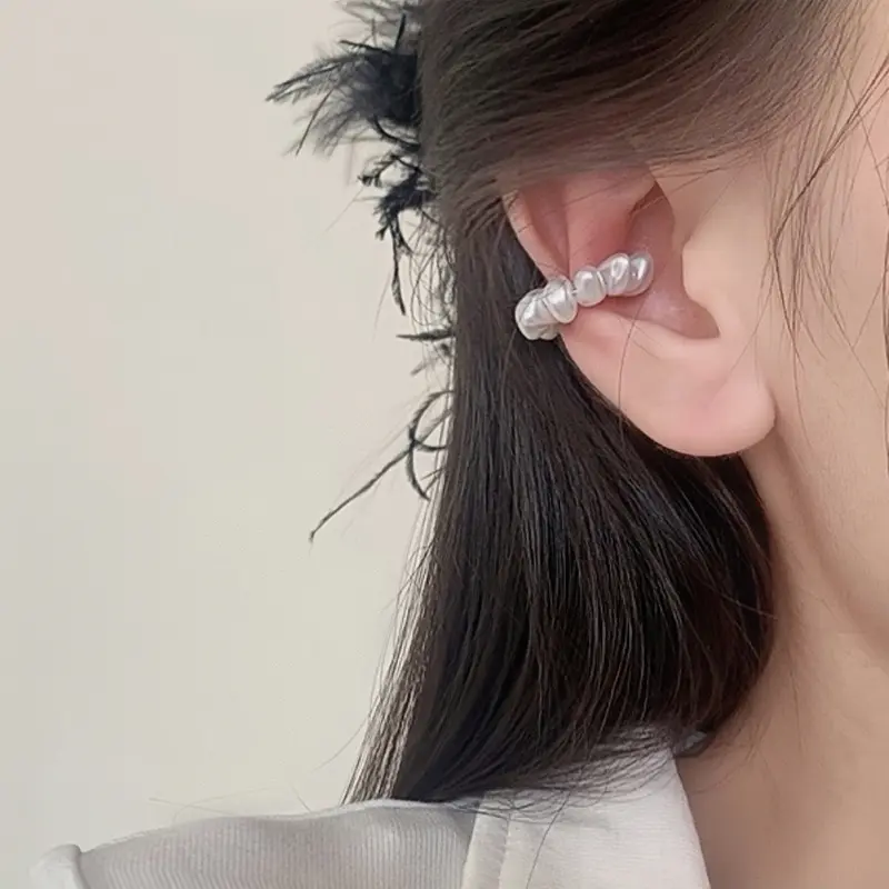 1Pc Exaggerated C-Shaped Irregular Imitation Pearl Ear Bone Clip for Women Elegant Metal Circle Ear Clip Non-Piercing Ear Cuff