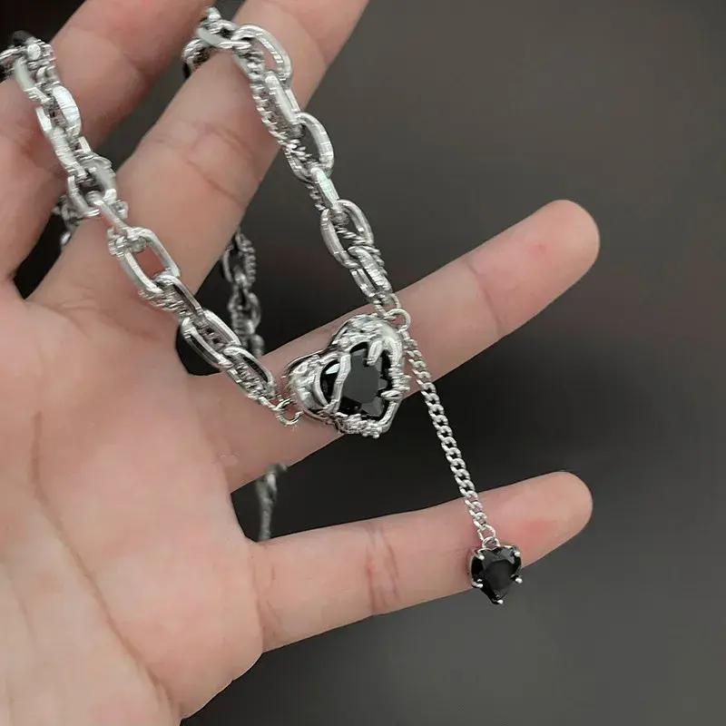 Punk Black Crystal Heart Pendant Necklaces For Women Men Fashion Silver Color Metal Clavicle Chain Necklaces Y2K Jewelry Gifts