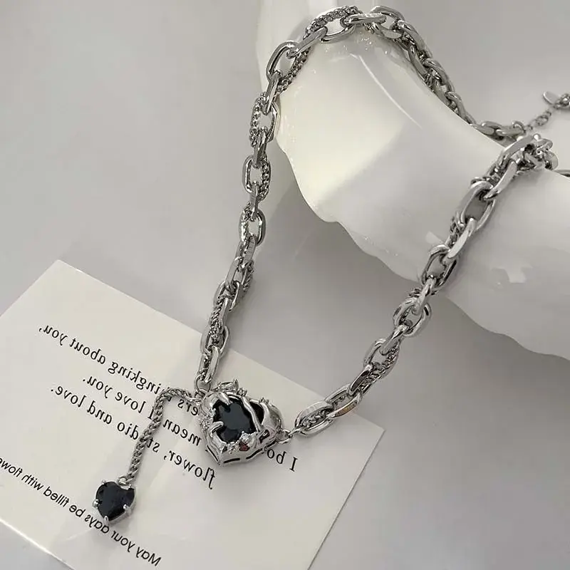 Punk Black Crystal Heart Pendant Necklaces For Women Men Fashion Silver Color Metal Clavicle Chain Necklaces Y2K Jewelry Gifts