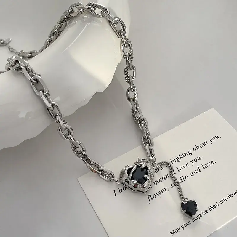 Punk Black Crystal Heart Pendant Necklaces For Women Men Fashion Silver Color Metal Clavicle Chain Necklaces Y2K Jewelry Gifts