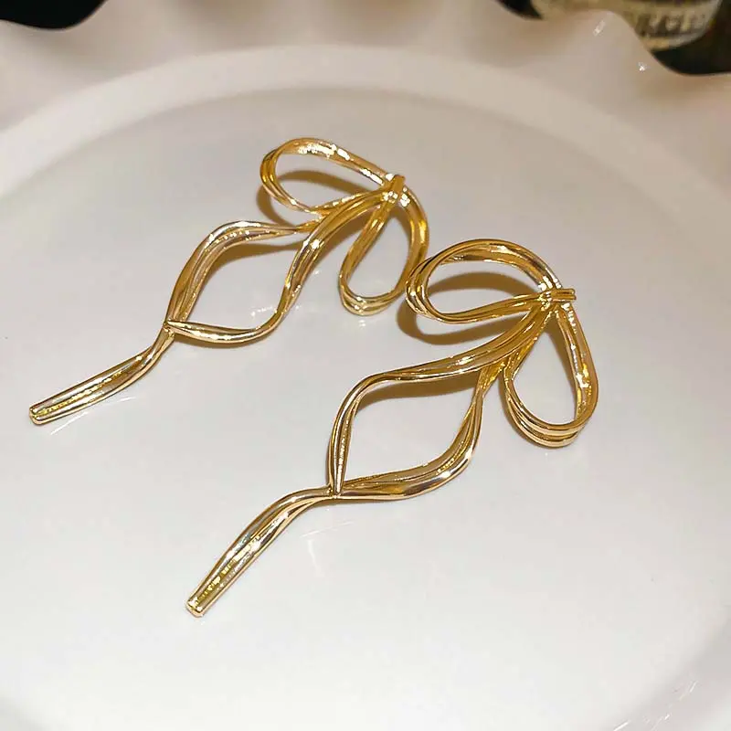Exaggerated Metal Line Bowknot Drop Earrings For Women Korean Elegant Silver Color Big Long Bow Charm Earrings Jewelry Gifts