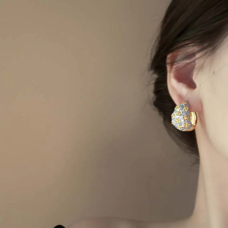 Retro White Rose Flower Paved Hoop Earrings For Women 2025 New Elegant Drip Oil Flower Earrings Jewelry Bijoux Gift