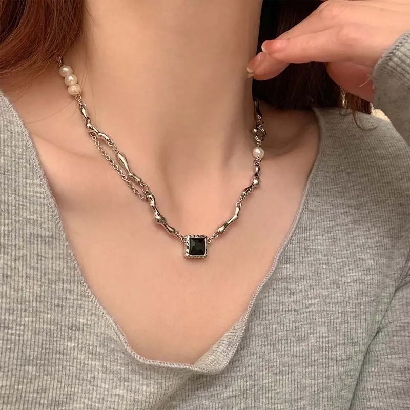2024 Korean Y2K Baroque Pearl Black Zircon Necklace for Women Fashion Irregular Square Tassel Chain Pendant Necklace Jewelry