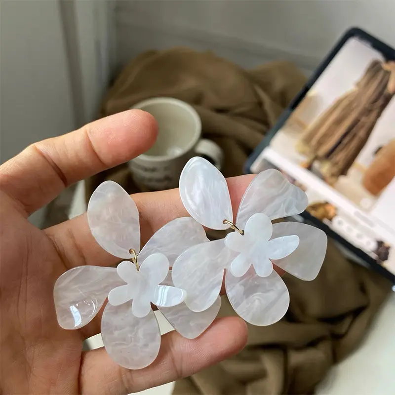 Fashion Pink Acrylic Flower Dangle Earrings for Women Exaggerated Large Petal Temperament Earrings Jewelry Travel Accessories