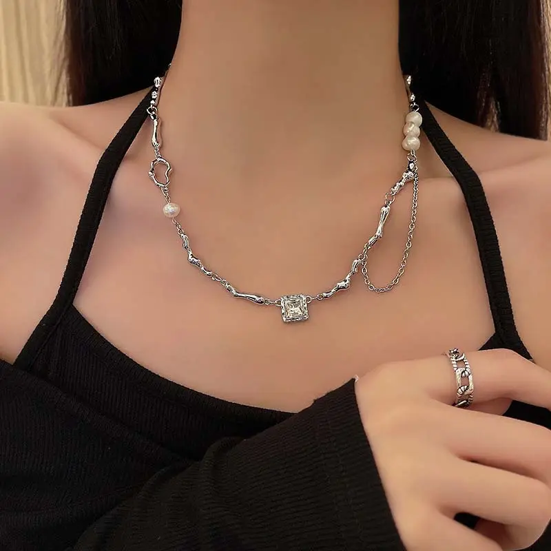 2024 Korean Y2K Baroque Pearl Black Zircon Necklace for Women Fashion Irregular Square Tassel Chain Pendant Necklace Jewelry