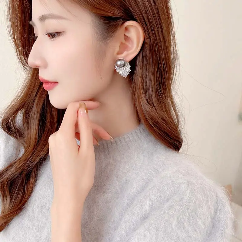 Exquisite Shiny Zircon Angel Wing Stud Earrings for Women Vintage White Pearl Dangle Earrings Bridal Wedding Jewelry Brincos