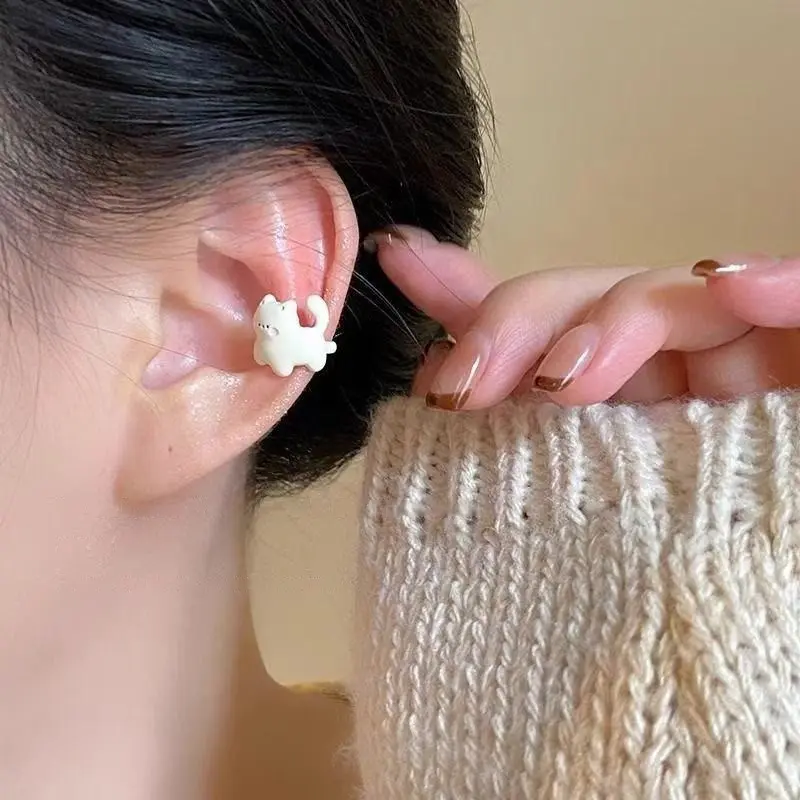 1Pc Cute Enamel Drip Oil Cat Ear Bone Clip for Women Girl Sweet Resin Cartoon Ear Cuff Earring Non-Piercing Ear Clip Y2K Jewelry