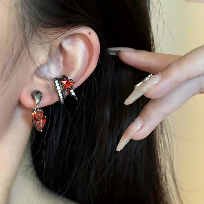 Kpop Y2K Red Crystal Zircon Star Ear Clip for Women Punk Gothic Metal C Shape Five-Pointed Star Double Layer Ear Cuff Jewelry