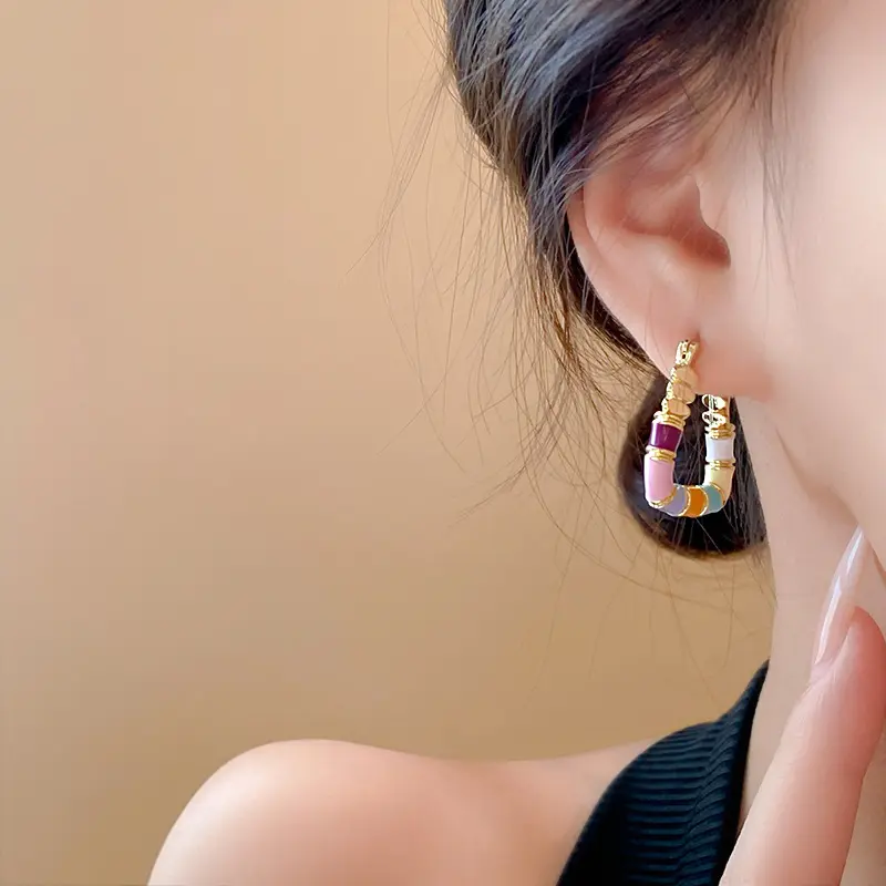 2024 New Arrival Colorful Enamel Drip Oil Square Hoop Earrings For Women Elegant Metal Heart Shaped Geometric Earrings Jewelry