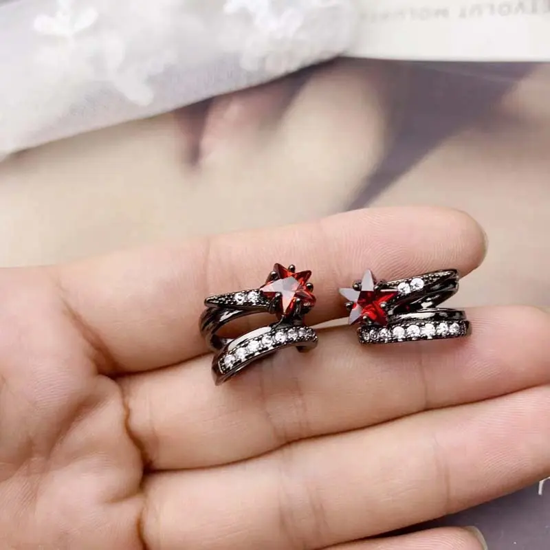 Kpop Y2K Red Crystal Zircon Star Ear Clip for Women Punk Gothic Metal C Shape Five-Pointed Star Double Layer Ear Cuff Jewelry