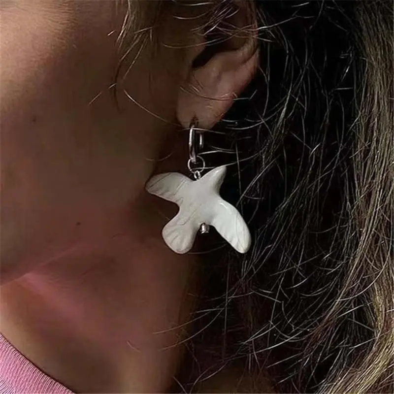 Fashion Metal Geometric Round Ear Hoop White Peace Dove Earrings For Women European American Style Personality Jewelry Gift
