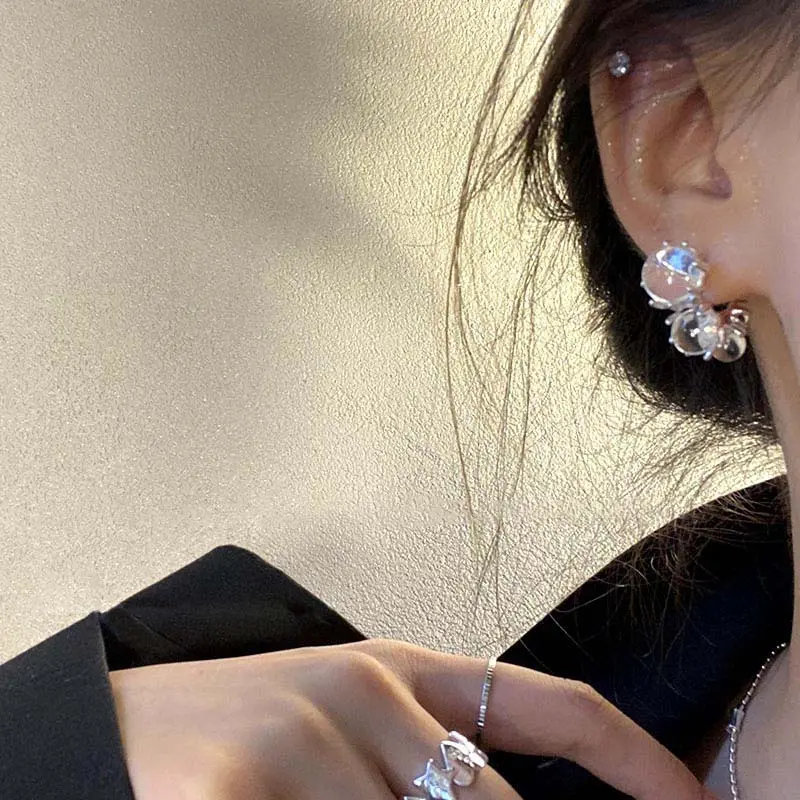 2025 New Trend Silver Color Transparent Round Balls Stud Earrings For Women Girl Korean Beaded Temperament Earrings Jewelry