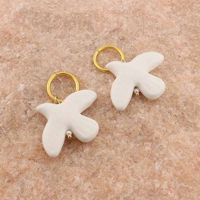 Fashion Metal Geometric Round Ear Hoop White Peace Dove Earrings For Women European American Style Personality Jewelry Gift
