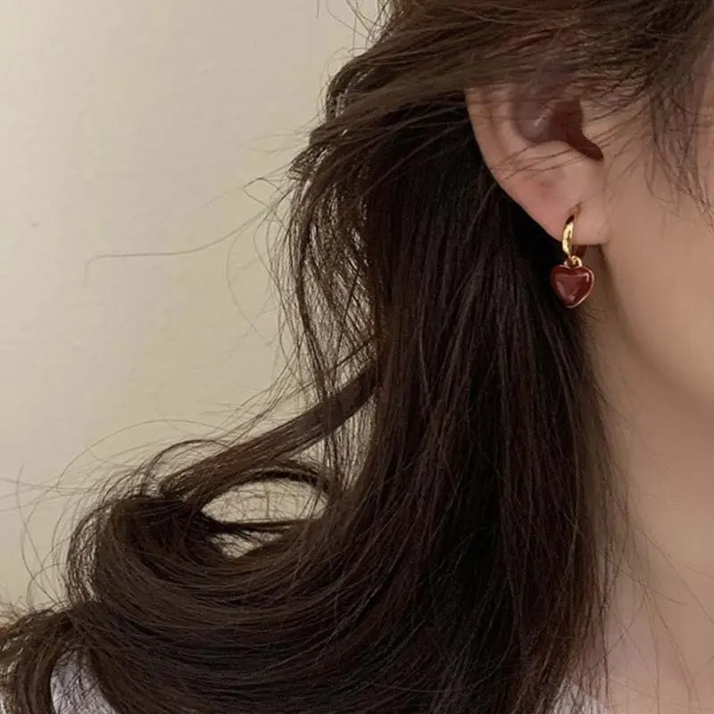 2025 New Arrival Red Love Heart Dangle Earrings For Women Vintage Elegant Gold Color Peach Temperament Earrings Jewelry