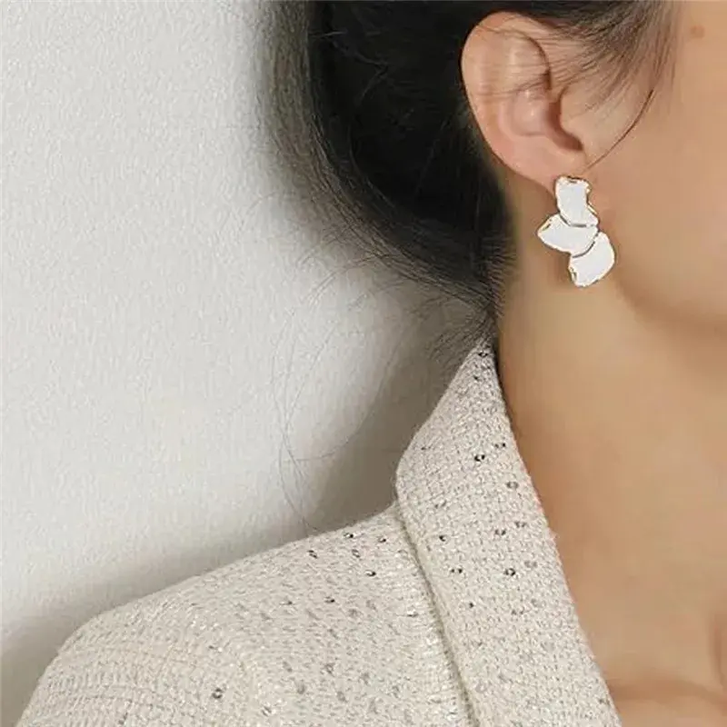 Vintage White Oil Dripping Flower Stud Earrings For Women Korean Metal Irregular Petal Post Earrings Jewelry Party Accessories