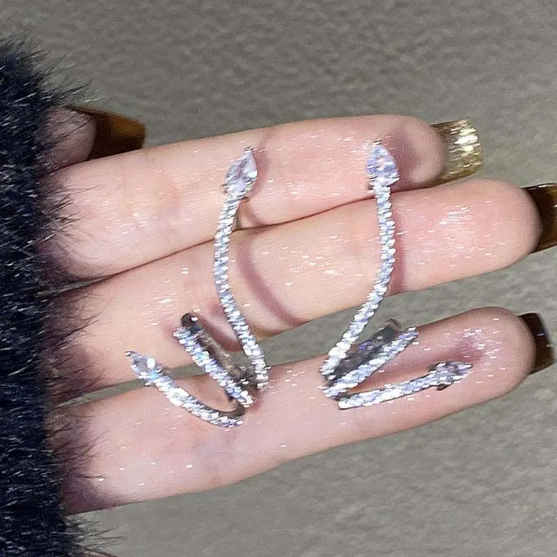 Fashion Animal Crystal Snake Clip On Earrings for Women Shining Rhinestone Ear Cuff Charm Statement Studs Earrings Party Jewelry