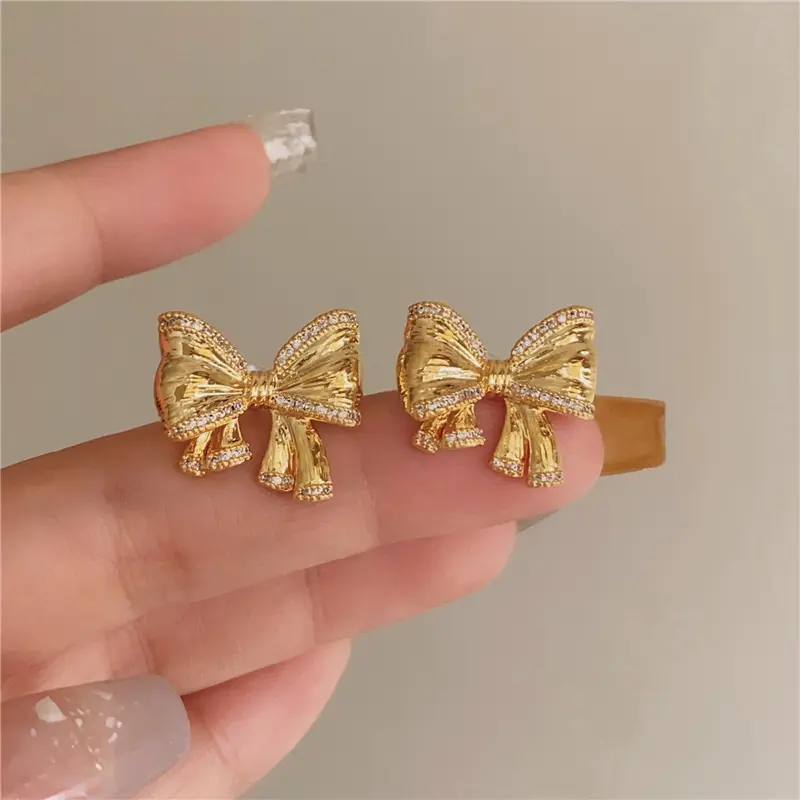 Exquisite Crystal Bow Stud Earrings for Women Luxury Gold Color Metal Bowknot Temperament Earrings Wedding Jewelry Accessories