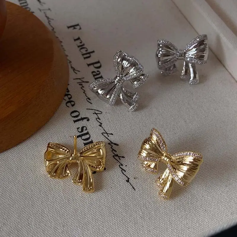 Exquisite Crystal Bow Stud Earrings for Women Luxury Gold Color Metal Bowknot Temperament Earrings Wedding Jewelry Accessories