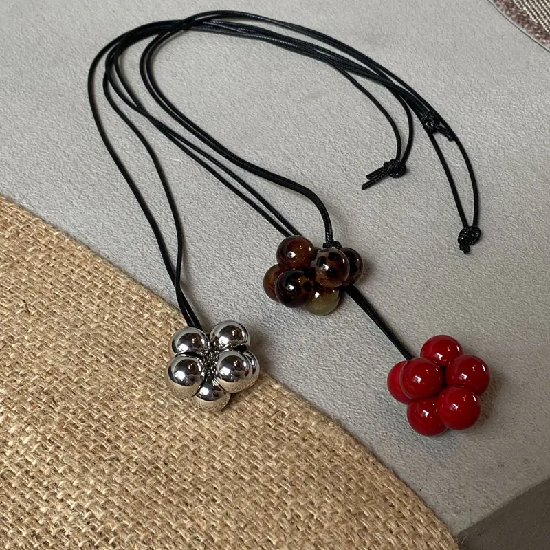 Korean Black Wax Rope Adjustable Pendant Necklace for Women Simple Resin Grape String Beaded Clavicle Chain Fashion Jewelry Gift