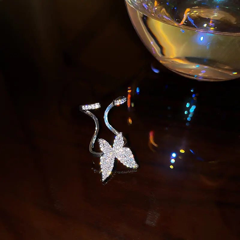 Fashion Gothic Metal Butterfly Nail Rings for Girls Women Punk Rhinestone Fingertip Protective Cover Fidget Ring Jewelry