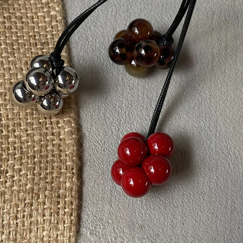 Korean Black Wax Rope Adjustable Pendant Necklace for Women Simple Resin Grape String Beaded Clavicle Chain Fashion Jewelry Gift