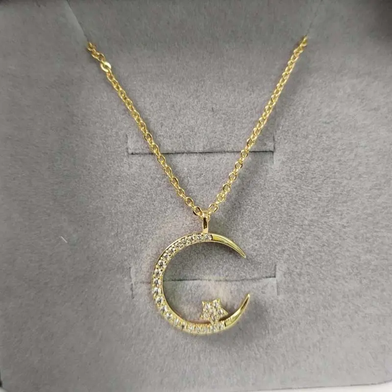 Fashion Shining Inlaid Zirconia Star Moon Pendant Necklace For Women Luxury Crystal Clavicle Chain Necklace Wedding Jewelry
