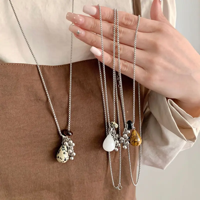 Korean Colorful Stones Geometric Pendant Necklace for Women Simple Metal Grape Cluster Clavicle Chain Sweater Chain Jewelry Gift