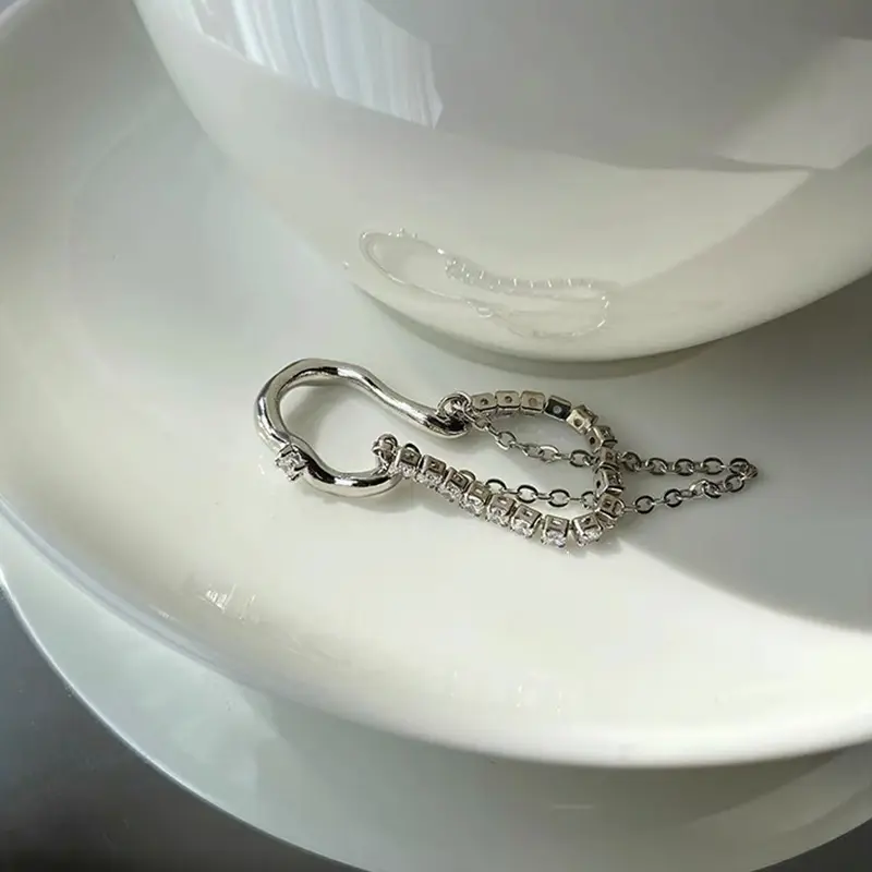 Korean Fashion Silver Color Goth C-Shaped Earcuff Tassel Chain Ear Cuff Fake Piercing Faux Earrings for Women Girls Jewelry