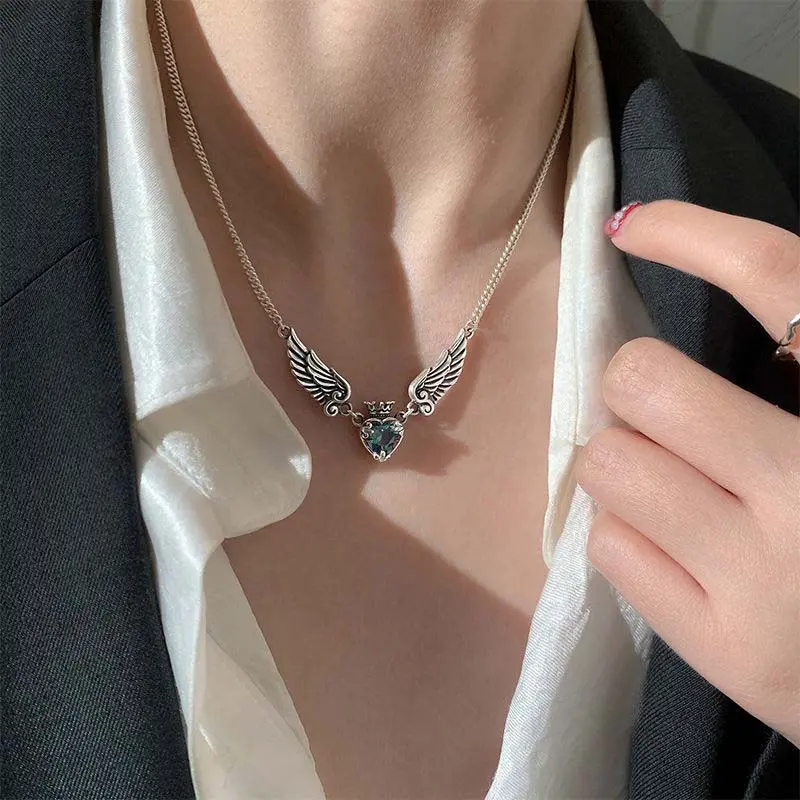 Vintage Gothic Heart Crown Angel Wings Pendant Necklaces for Women Fashion Exquisite Love Shape Clavicle Chain Choker Jewelry